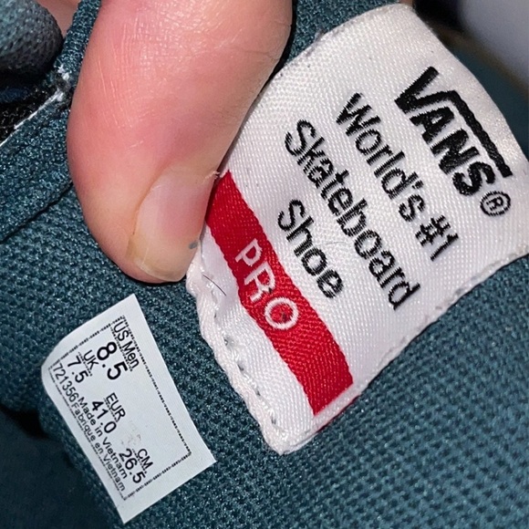 Vans - Picture 5 of 6